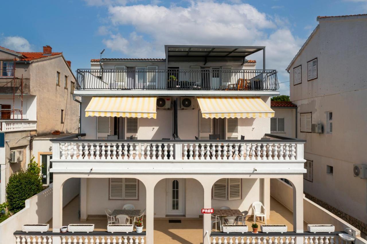 Apartment And Rooms Dalmatiko Vodice Exteriér fotografie