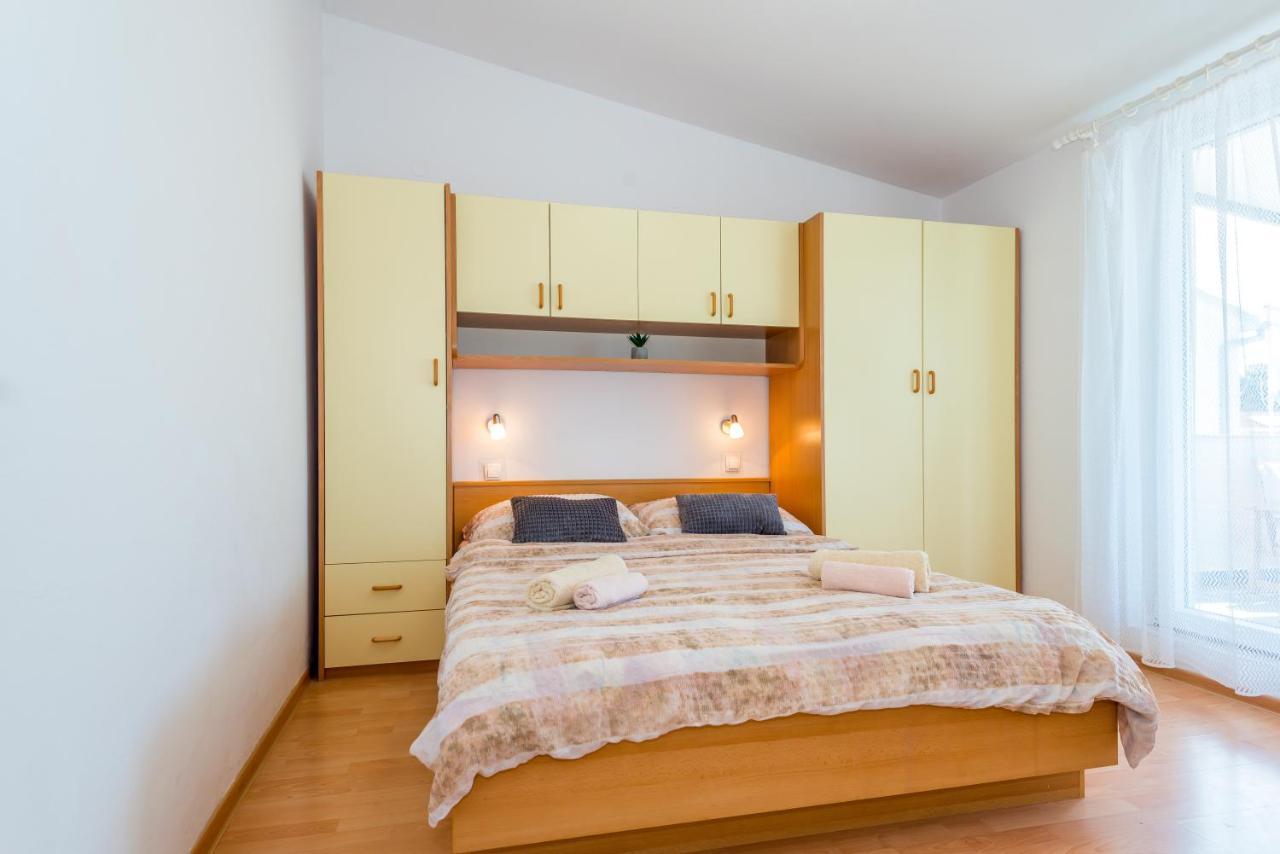 Apartment And Rooms Dalmatiko Vodice Exteriér fotografie