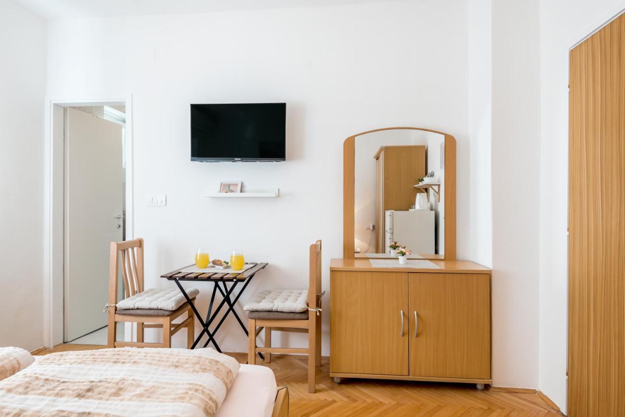 Apartment And Rooms Dalmatiko Vodice Exteriér fotografie